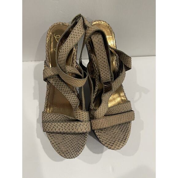 Fergie Womens Gladiator Strappy RUSHER Platform Dark Beige Tones size 10 - Picture 2 of 10